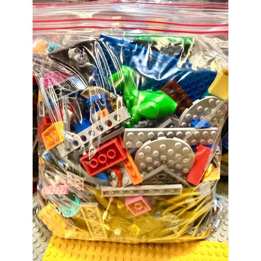Mixed Lego brand Lego’s almost 10lbs loose blocks